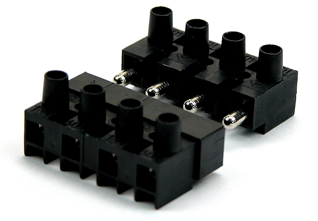 Schraubconnector 4-polig schwarz